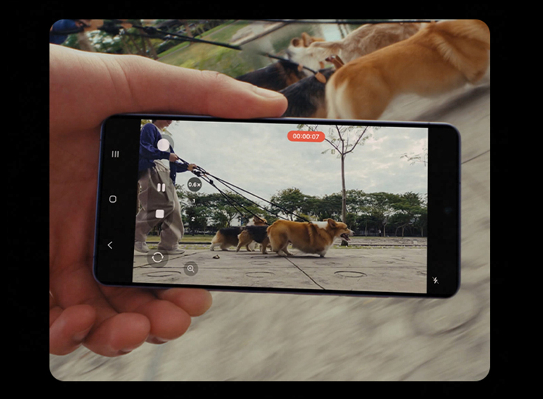 É mostrado prestes a ser gravado em um dispositivo Galaxy S26 Ultra com o modo Super Estabilização ativado.