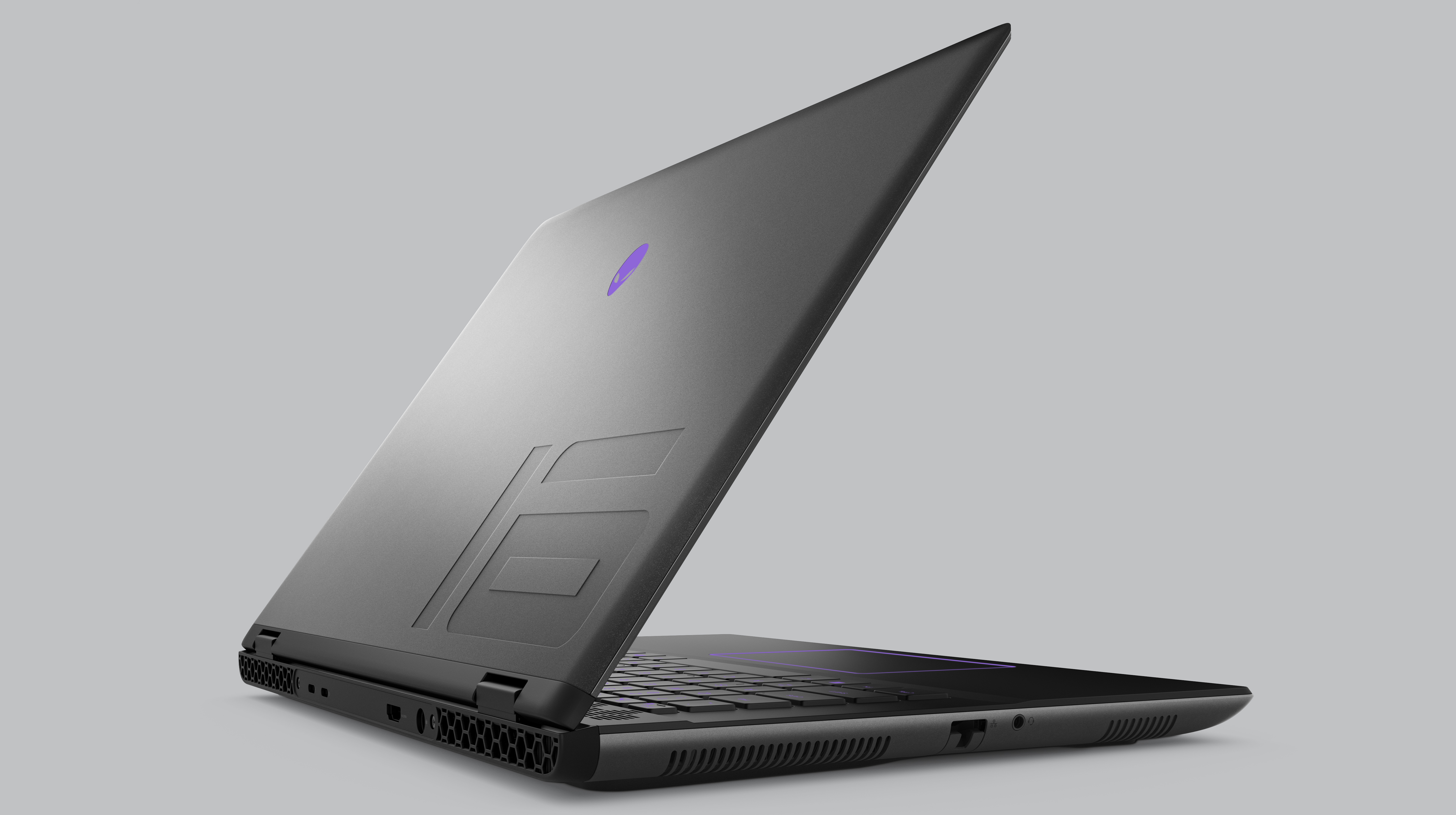 Alienware m16 R2 forma